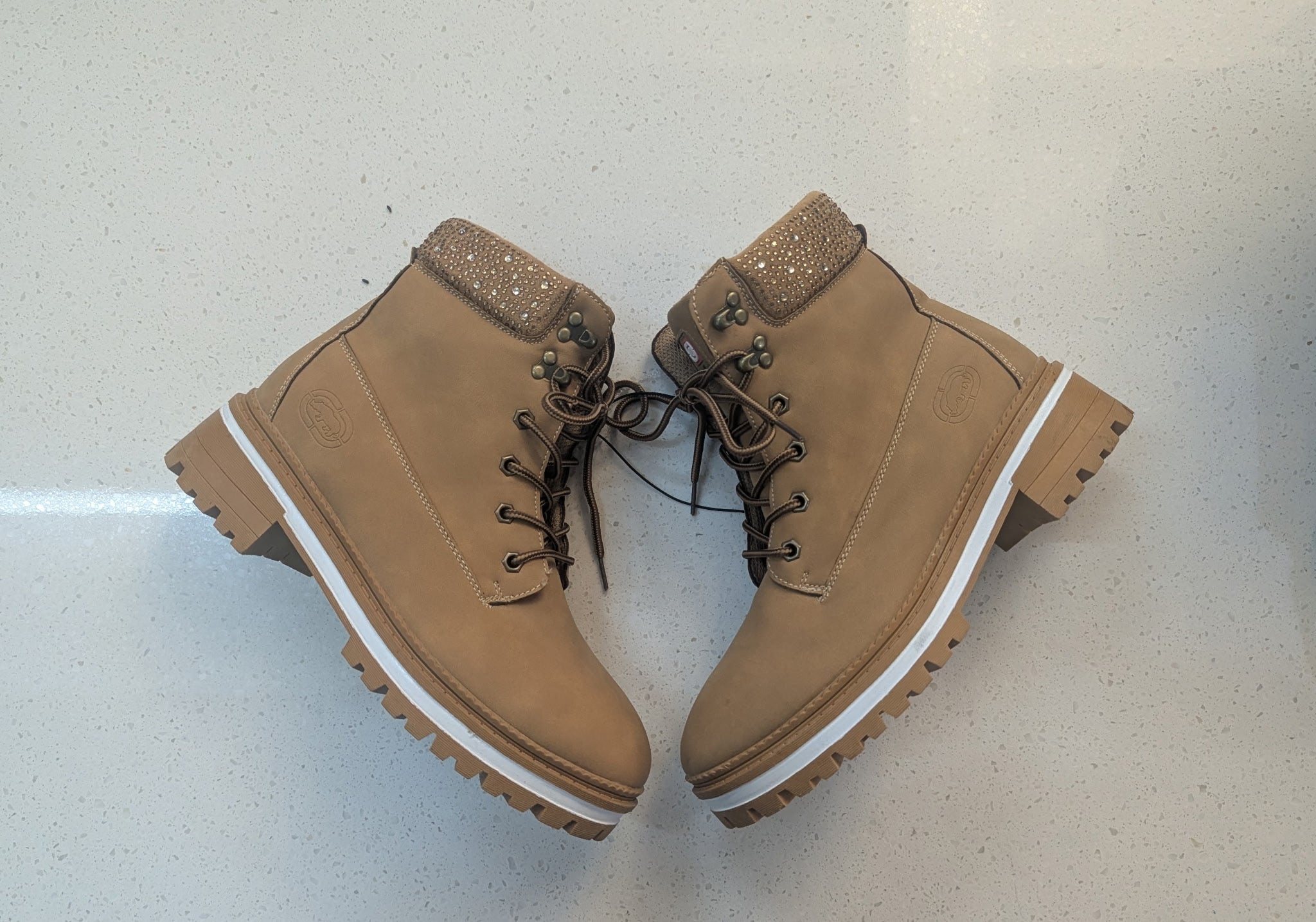Boots - 10